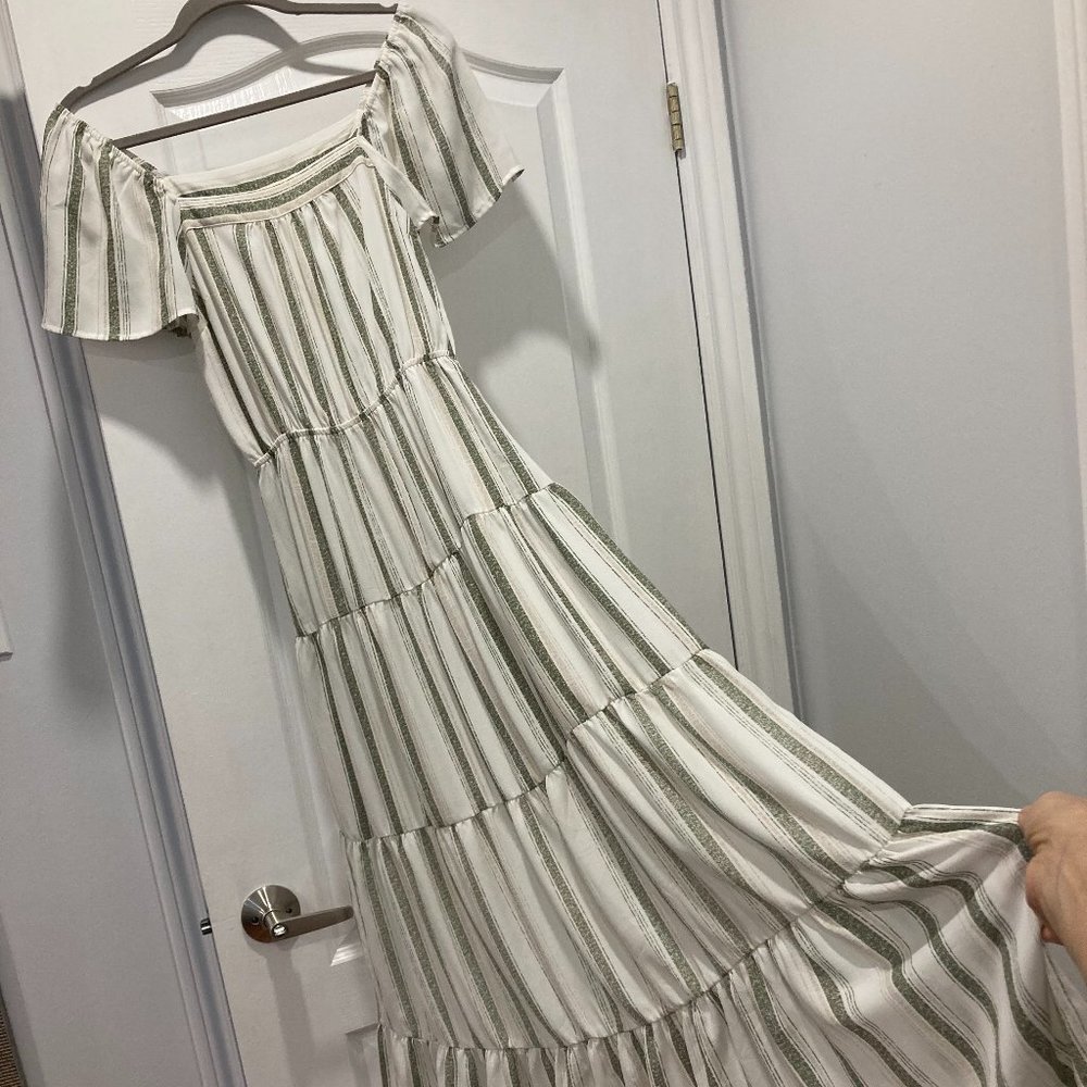 Monteau Los Angeles Summer dress. White and green color. Size M